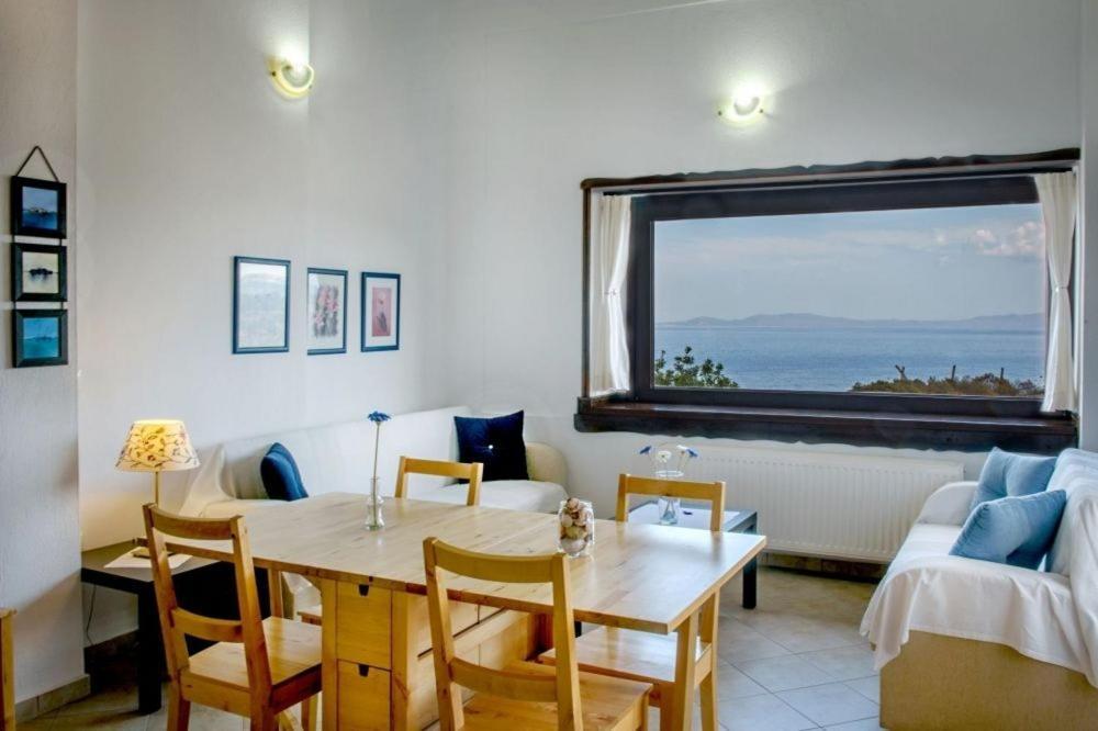 Katevi Luxury Seafront Villa イエリソス エクステリア 写真